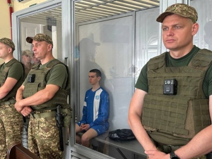 Свастика, скріншот вулиці Масарика і меми з Фаріон: що знайшли у телефоні Зінченка, якого обвинувачують у вбивстві 