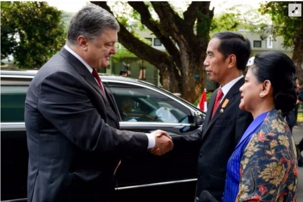 Порошенко домовився про безвізовий режим з Індонезією. ФОТО