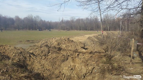 Забудовник і лучани: бої за парк чи непорозуміння. ФОТО