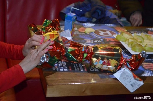 У Луцьку влаштували свято Миколая для соціально-незахищених дітей