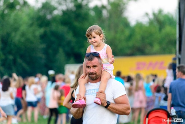 Хіти, емоції і натовп дітей: вибуховий концерт «Время и стекло» у Луцьку. ФОТОРЕПОРТАЖ
