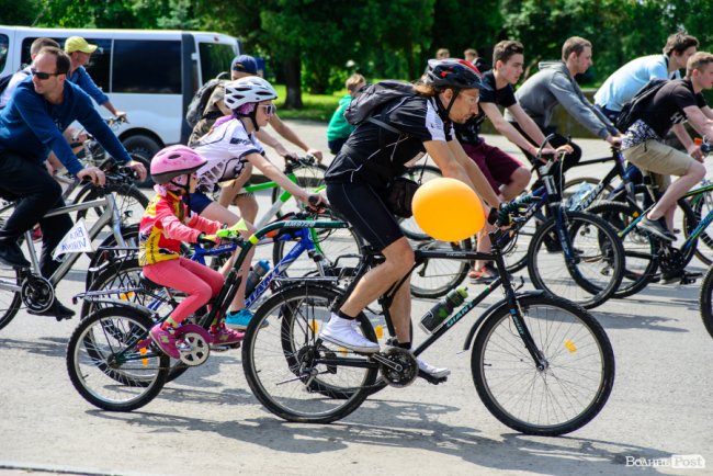 З дітками, собакою та у вишиванках: як лучани провели «Велодень-2019». ФОТО
