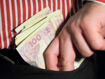 У Колках підприємець привласнив собі 90 тисяч з ремонту лікарні