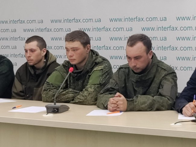 «Ця війна потрібна лише Путіну»: про що говорили російські полонені на пресконференції