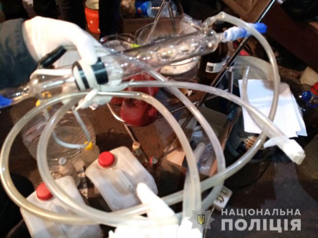 На Рівненщині в орендованому будинку діяла нарколабораторія. ФОТО