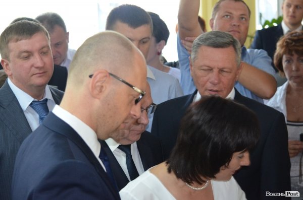 Яценюк оцінив роботу Луцького ЦНАПу. ФОТО