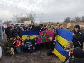 Україна повернула 50 захисників з російського полону. ФОТО