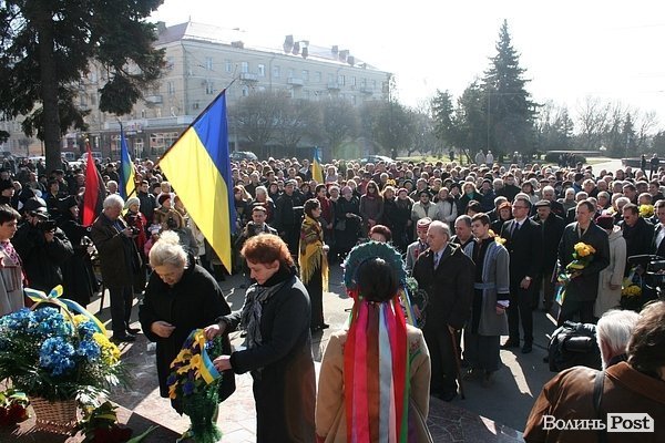 Луцьк вшанував Шевченка. ФОТО
