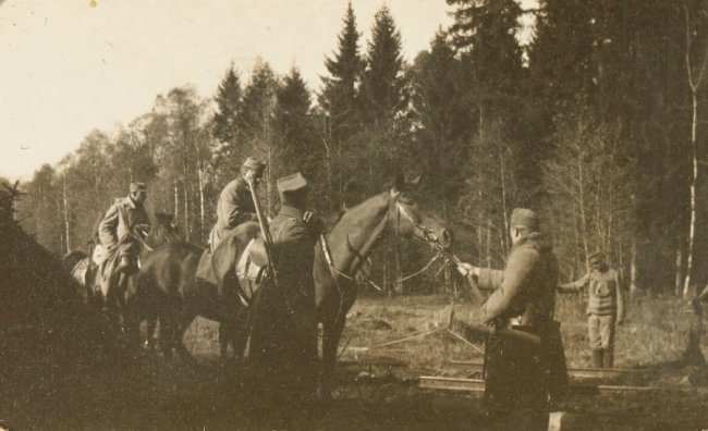 Військові поблизу Гулівки, 1915 р.