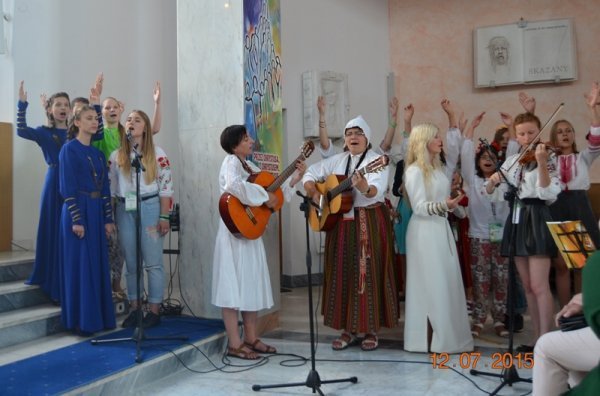 Луцькі діти взяли участь в унікальній міжнародній «тусовці». ФОТО