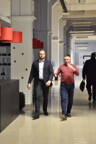 Автоматизовані каси, «розумні» зупинки: у Луцьку обговорили співпрацю міста та «Modern Expo». ФОТО*