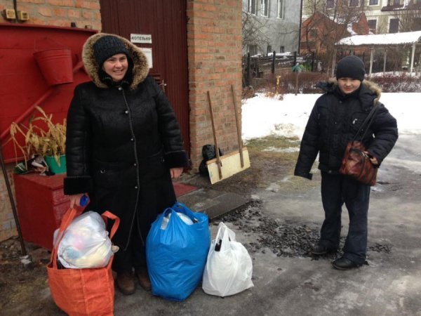 Люди, будьте людьми: у Луцьку волонтера обурила поведінка «підопічних»