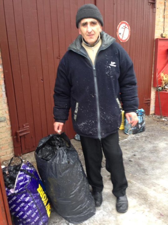 Люди, будьте людьми: у Луцьку волонтера обурила поведінка «підопічних»