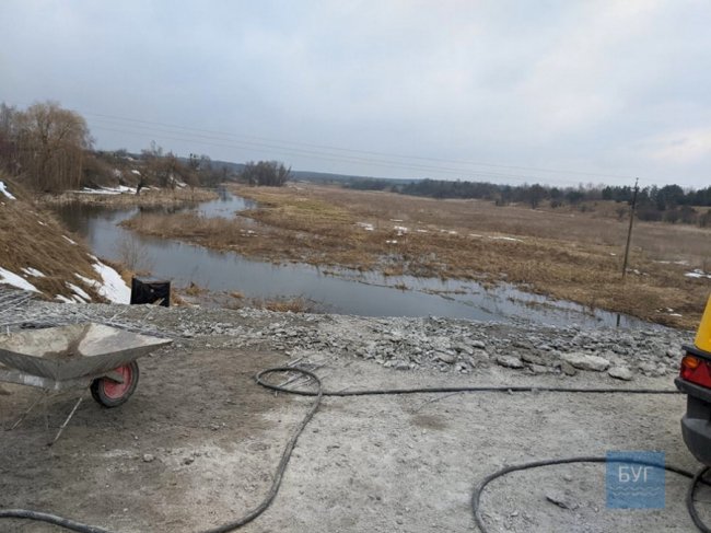 На Волині під час ремонту обвалився міст: є постраждалі. ФОТО