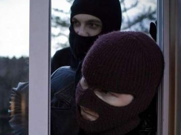 На Волині невідомі обікрали пенсіонерку