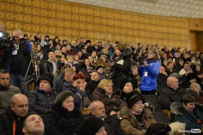 Томос, селфі та колядки: Петро Порошенко на Волині. ФОТОРЕПОРТАЖ