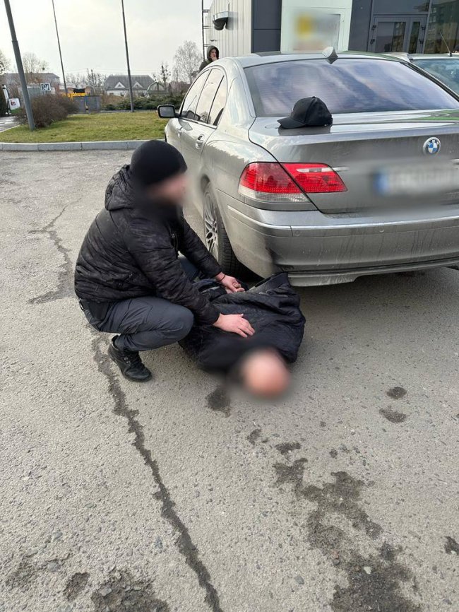 Брали по 3 000 доларів: на Волині затримали групу осіб, які переправляли ухилянтів за кордон