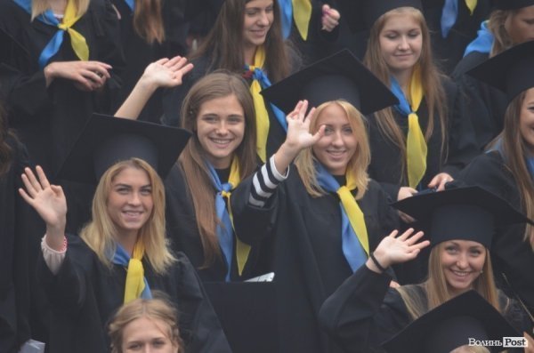 Фотопогляд: посвята в студенти першокурсників СНУ