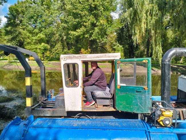 У центральному парку Луцька розчищають канали за майже мільйон