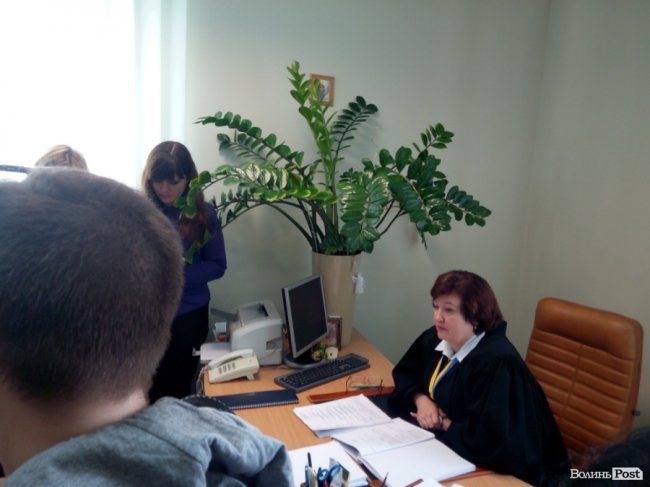 Суд визнав Поліщука стороною у справі за позовом Вусенко