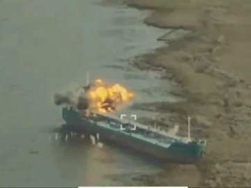 ВМС оприлюднили деталі знищення російського танкера
