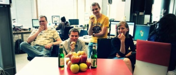 Нова інтернет-забавка: затроль Путіна яблуками, ФОТО