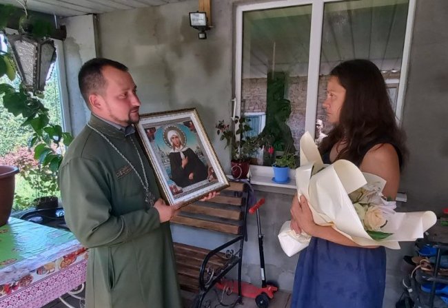 Волинські прикордонники привітали з днем народження дружину загиблого побратима 