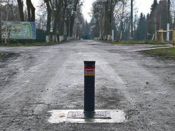 У центральному парку Луцька по-новому обмежать в'їзд