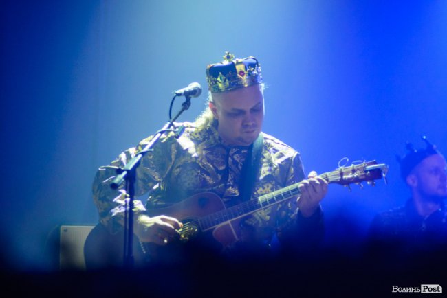 Гурт «Танок на Майдані Конґо» приїхав у Луцьк із вертепом. ФОТО