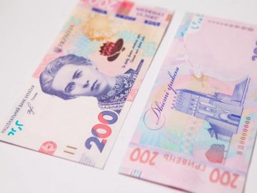 Показали та розказали, як виглядають нові купюри у 50 та 200 гривень