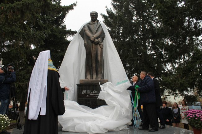 У селі під Луцьком відкрили пам'ятник Тарасу Шевченку