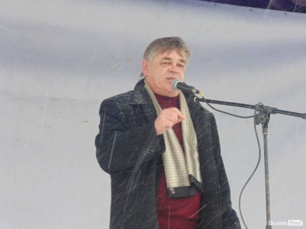 Віче на луцькому Євромайдані. ФОТО