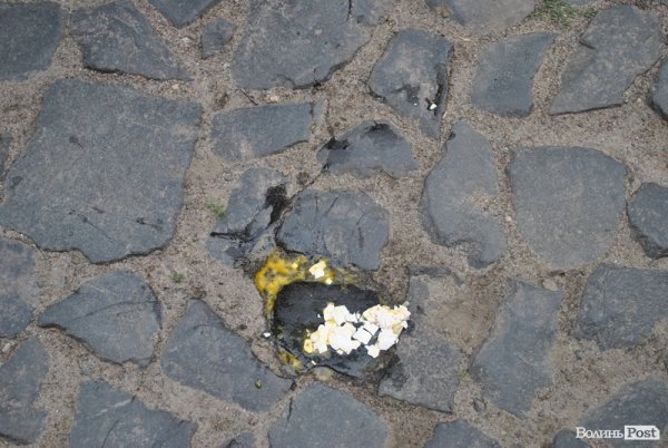 У Луцьку президента Польщі обляпали яйцем. ФОТО