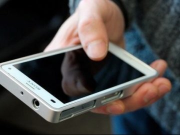 На Волині у жінки в магазині поцупили телефон