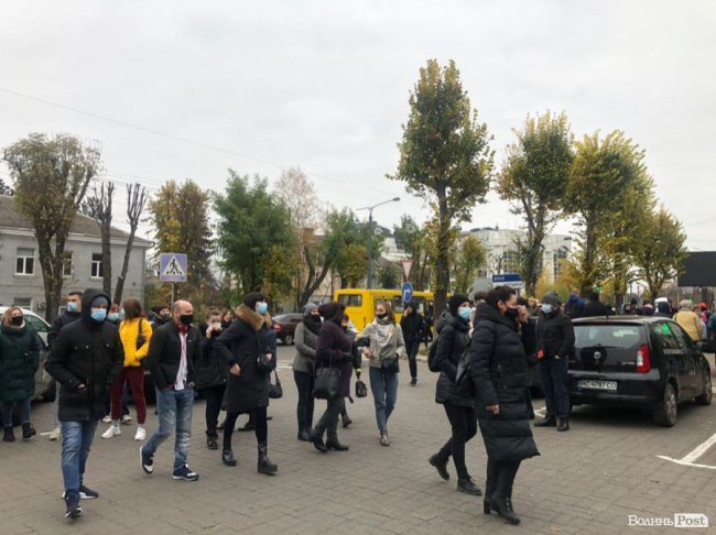 Як у Луцьку відбувався мітинг підприємців та про що говорили за зачиненими дверима. ФОТО 