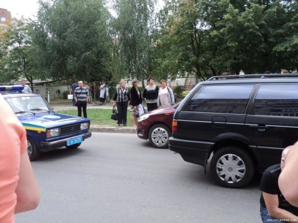 У Луцьку під колесами авто опинився підліток. ФОТО