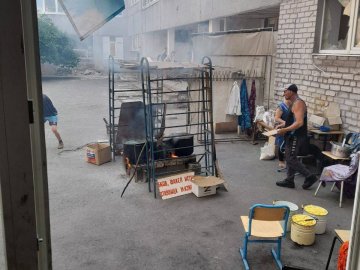 У Маріуполі їжу для дітей готують на вулиці, – міська рада