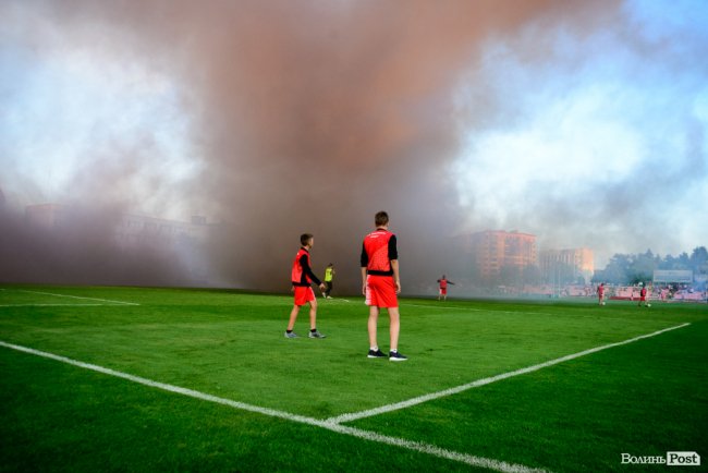 «Волинь» – «Карпати»: великий фотозвіт із нашумілого матчу