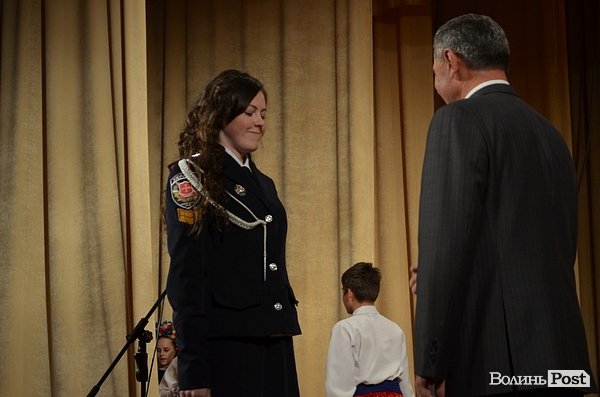 Мер Луцька вручив 139 медалей випускникам. ФОТО