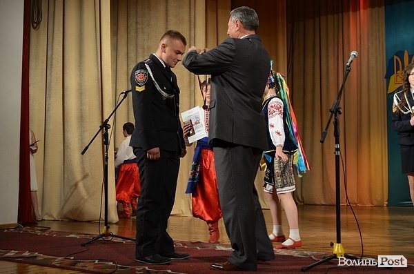 Мер Луцька вручив 139 медалей випускникам. ФОТО