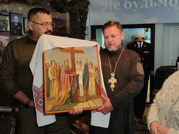 Ікону з Рівненщини передадуть бійцям ТрО Волині на передову