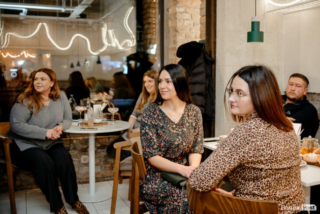 «Інвестор» вміє дивувати»: будівельна компанія розіграла мандрівку до Амстердаму. ФОТО*