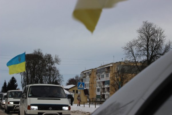 «Я тебе вилікую зараз», - полковник міліції активісту луцького Автомайдану. ФОТО. ВІДЕО