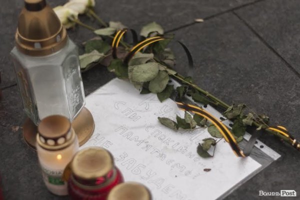 Прощання з Кузьмою у Львові: тисячі людей та останні оплески. ФОТО