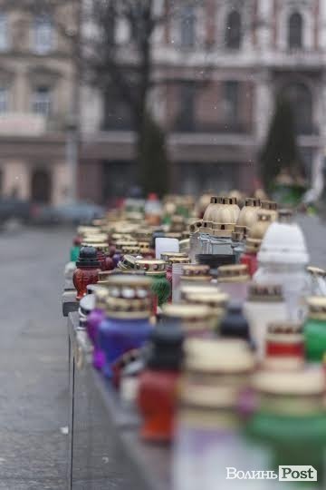 Прощання з Кузьмою у Львові: тисячі людей та останні оплески. ФОТО