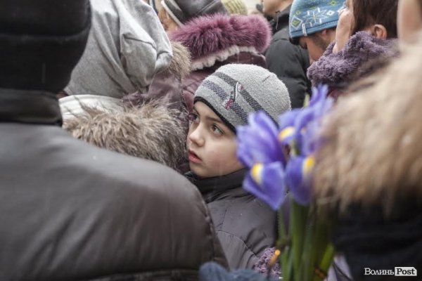 Прощання з Кузьмою у Львові: тисячі людей та останні оплески. ФОТО