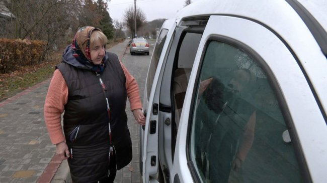 Волинянка у 67 років отримала посвідчення водія. ВІДЕО