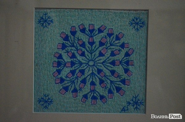 У Луцьку відкрили виставку вишивки Анжеліки Рудницької. ФОТО