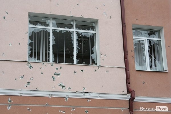 Як штурмували волинську міліцію рік тому. ФОТО