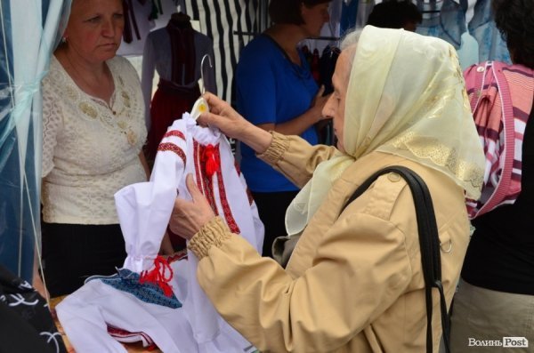 ПТУ Волині презентують: одяг, їжа, меблі та навіть мангал. ФОТО 